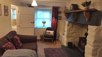 Cottage | Living area