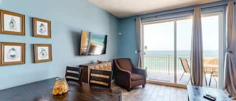 Condo, 1 King Bed with Sofa bed (Sterling Reef 505) | Dining