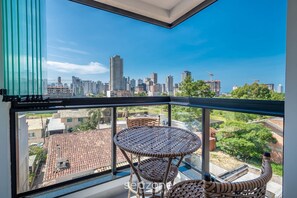 Outdoor dining - Apt w/ BBQ Near the Beach in Pereque Fel0502 (Porto Belo)