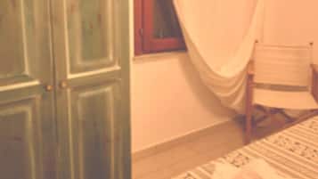 2 bedrooms, bed sheets