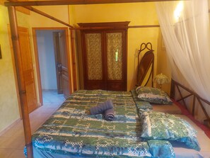 Room - Vrbo Property (Glatigny)