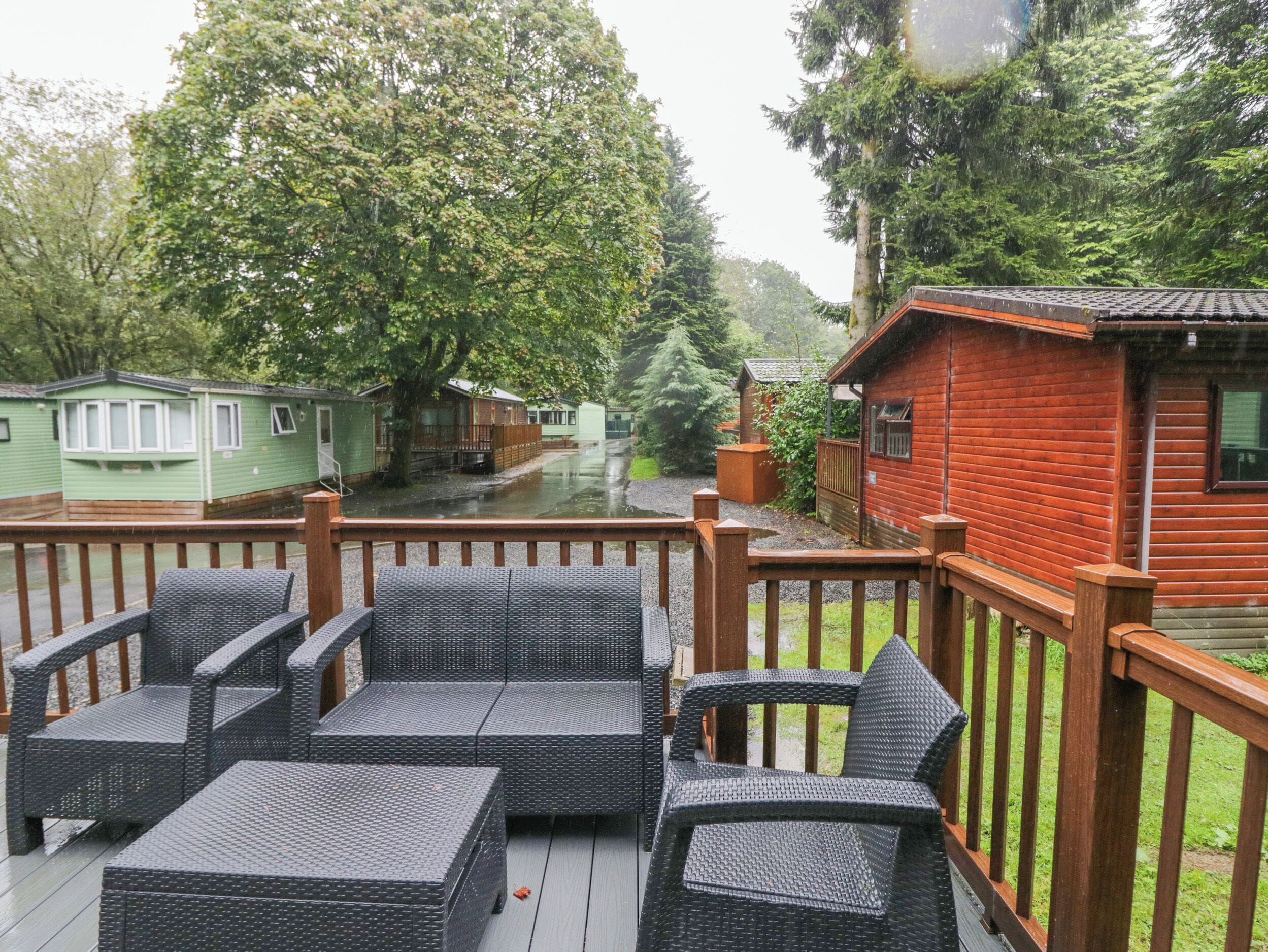 المنطقة المحيطة بالمنشأة