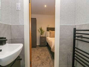2 bedrooms, individually decorated, individually furnished, free WiFi - Merewood (Windermere)