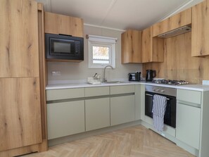 Private kitchen - The Oaks 2 Bedrooms (Northwich)