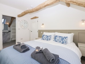 5 bedrooms, individually decorated, individually furnished, free WiFi