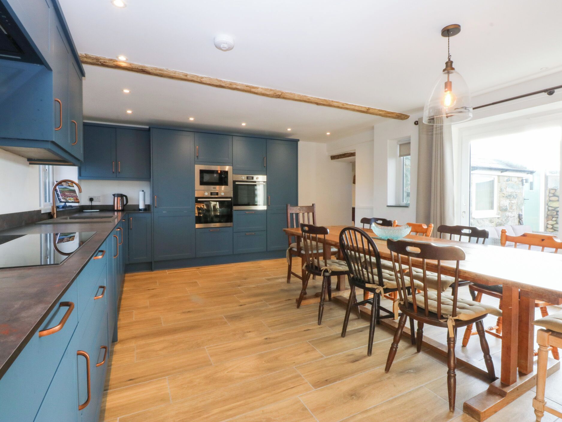 Opvaskemaskine, køkkentøj/tallerkener/redskaber