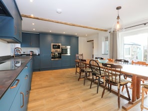 Dishwasher, cookware/dishes/utensils