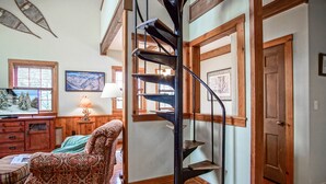 Nhà liên kế, nhiều giường, có thể sử dụng hồ bơi, quang cảnh núi (4 Br Loft: Whistlepunk 32) | Nội thất