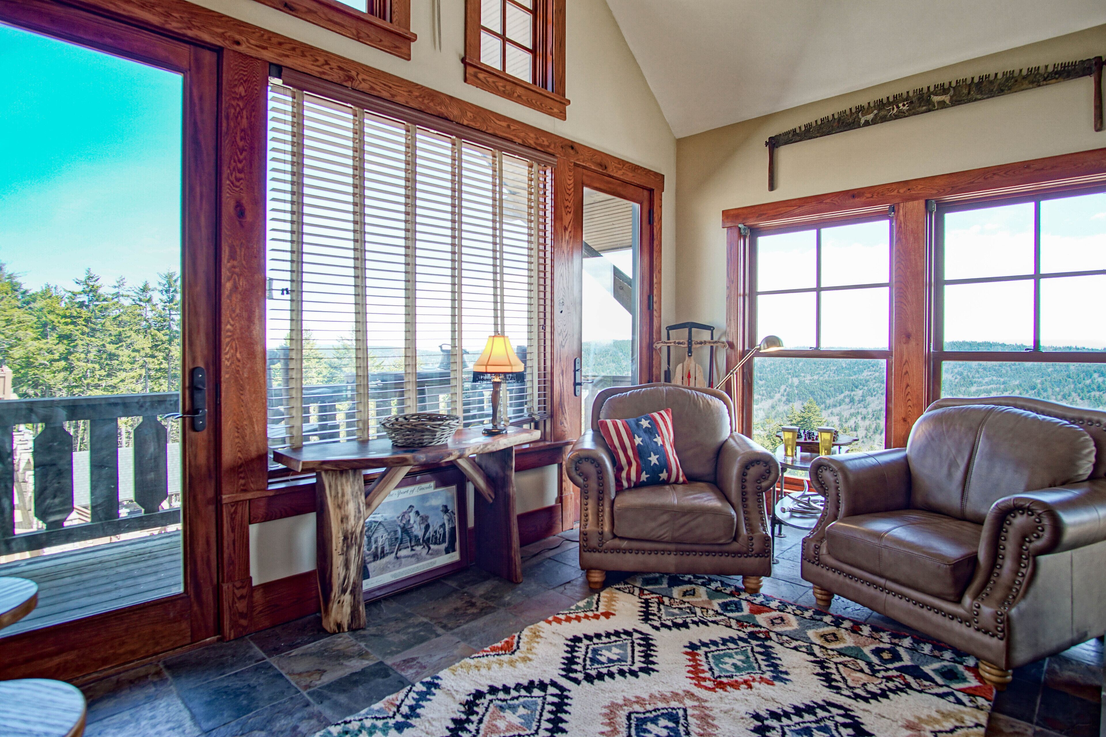 Rumah, Beberapa Tempat Tidur, hot tub, pemandangan gunung (8 Br: Sanctuary Slopeside 1) | Area keluarga