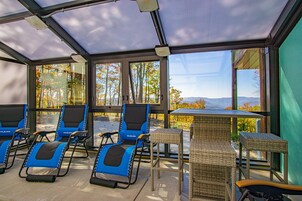 Casa, várias camas, acesso à piscina, vista para a montanha (8 Br: South Westridge 047) | Parte interna