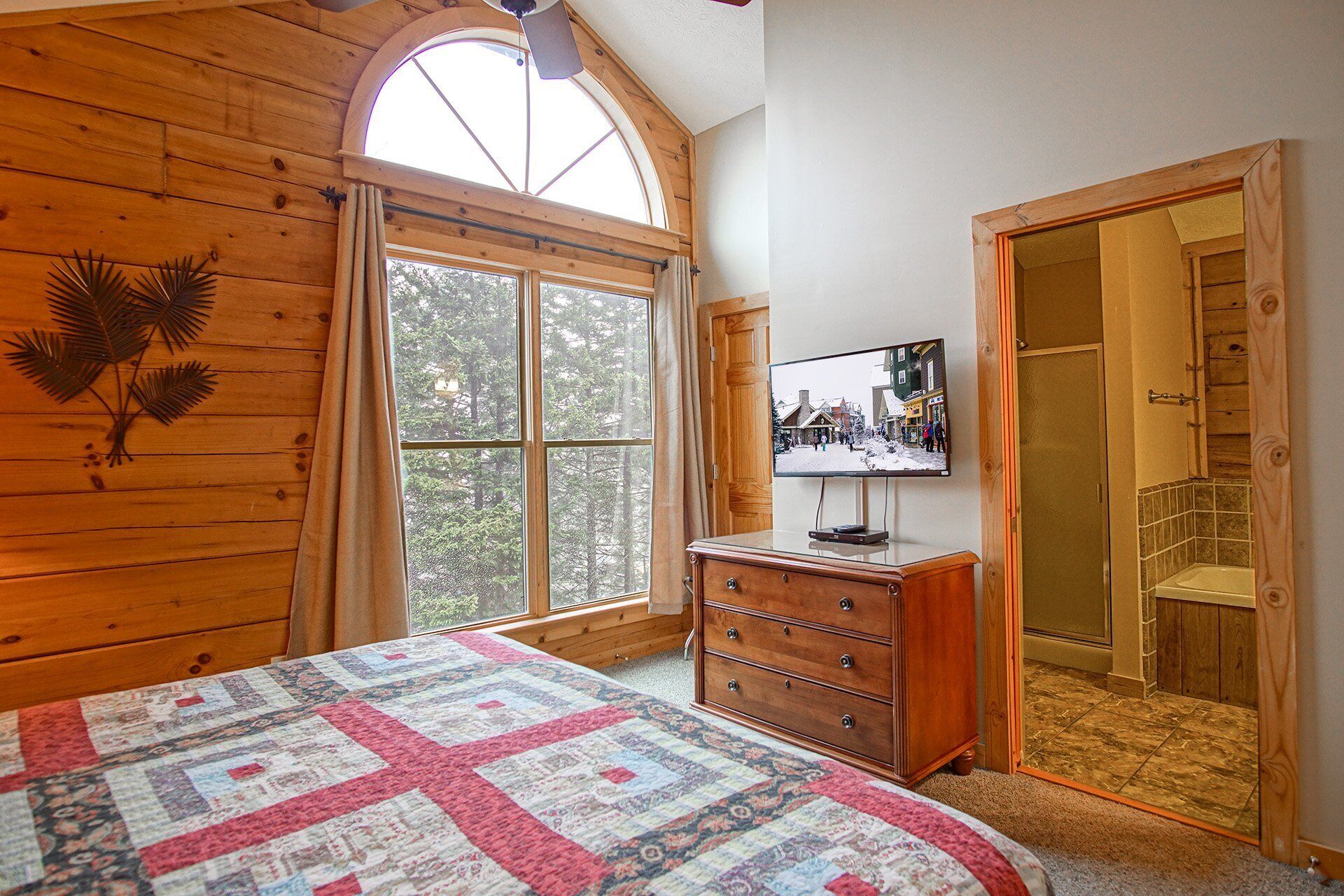 House, Multiple Beds, Pool Access, Mountain View (5 Br: Loggers Run 7) | 5 bedrooms, individually decorated, individually furnished, bed sheets