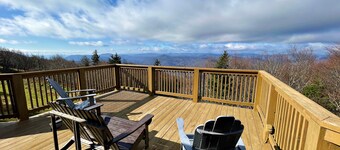 Lands End 4 BR Condo: 5 Mins Walk to the Village