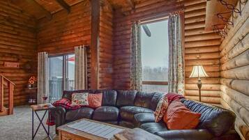 Rumah, Beberapa Tempat Tidur, patio, pemandangan gunung (2 Br Plus Loft: Hawthorne Valley 4) | Area keluarga