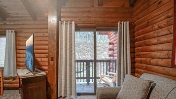 Rumah, Beberapa Tempat Tidur, patio, pemandangan gunung (2 Br Plus Loft: Hawthorne Valley 4) | Area keluarga