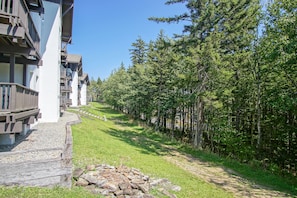 Exterior - Whistlepunk # 28: 2 Bedrooms, 2 Full Baths: Slope Side. Wood Fireplace. Central Location (Snowshoe)