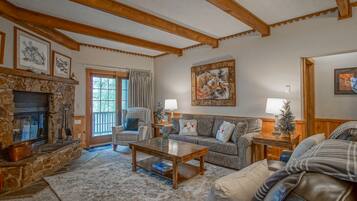 Condo, Multiple Beds, Pool Access, Mountain View (2 Br: Whistlepunk 28) | Living area