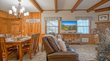 Condo, Multiple Beds, Pool Access, Mountain View (2 Br: Whistlepunk 28) | Interior