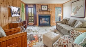 House, Multiple Beds, Patio, Mountain View (2 Br: Powderidge 17) | Living area - 2 Br: Powderidge17: Slope Side on the Shuttle Route-clean and Spacious! (Snowshoe)