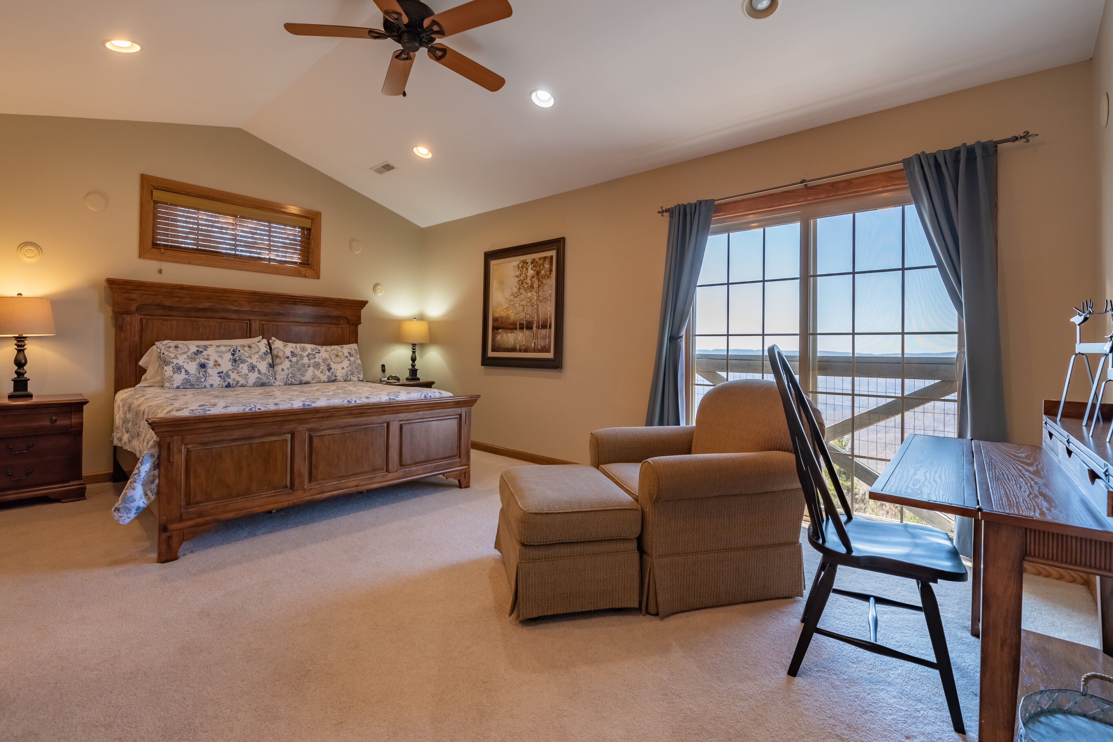 8 bedrooms, individually decorated, individually furnished, bed sheets