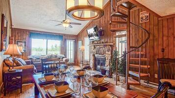 House, Multiple Beds, Patio, Mountain View (2 Br: Wabasso 10) | Living area