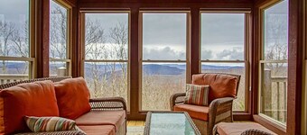 Top Property on Snowshoe Mountain North Westridge 32 is as Magnificent as its Western Views!