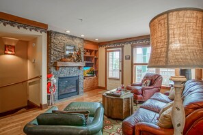 House, Multiple Beds, Patio, Mountain View (3 Br Plus: Camp 4 #11) | Living area - Camp 4 # 11: 3 Bedrooms + Bonus Sleeping Den, 3.5 Baths: Slope Side (Snowshoe)