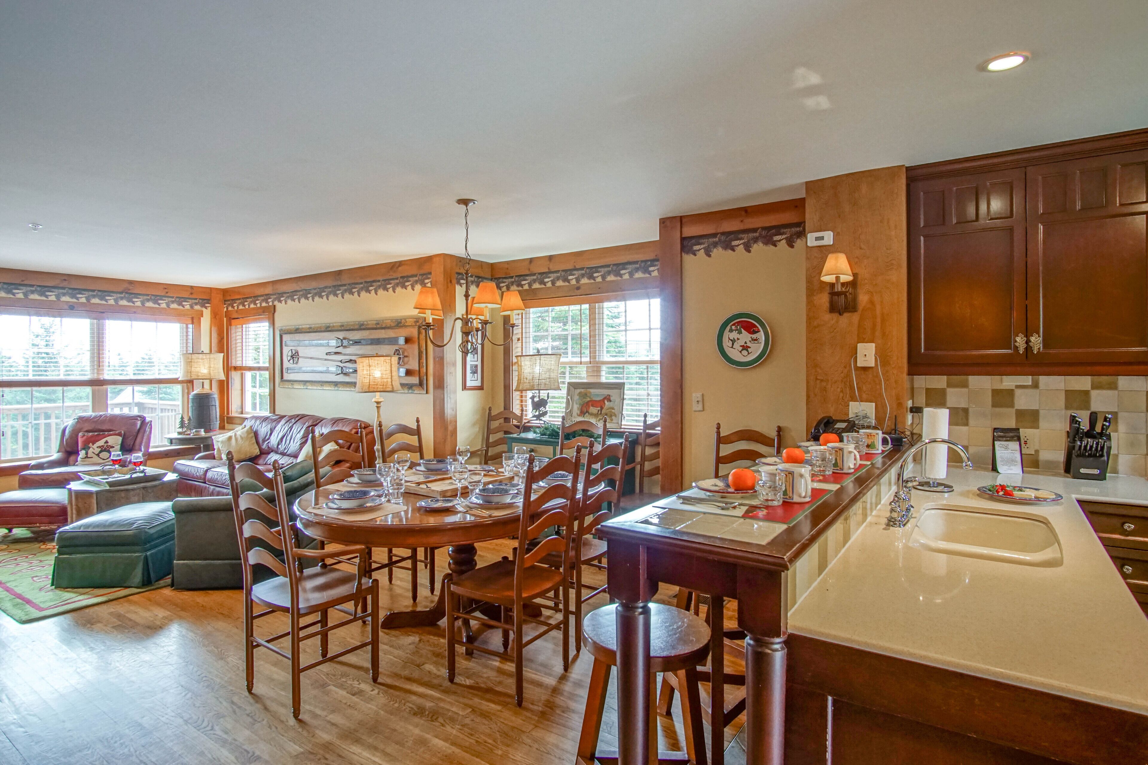 House, Multiple Beds, Patio, Mountain View (3 Br Plus: Camp 4 #11) | 3 bedrooms, individually decorated, individually furnished, bed sheets