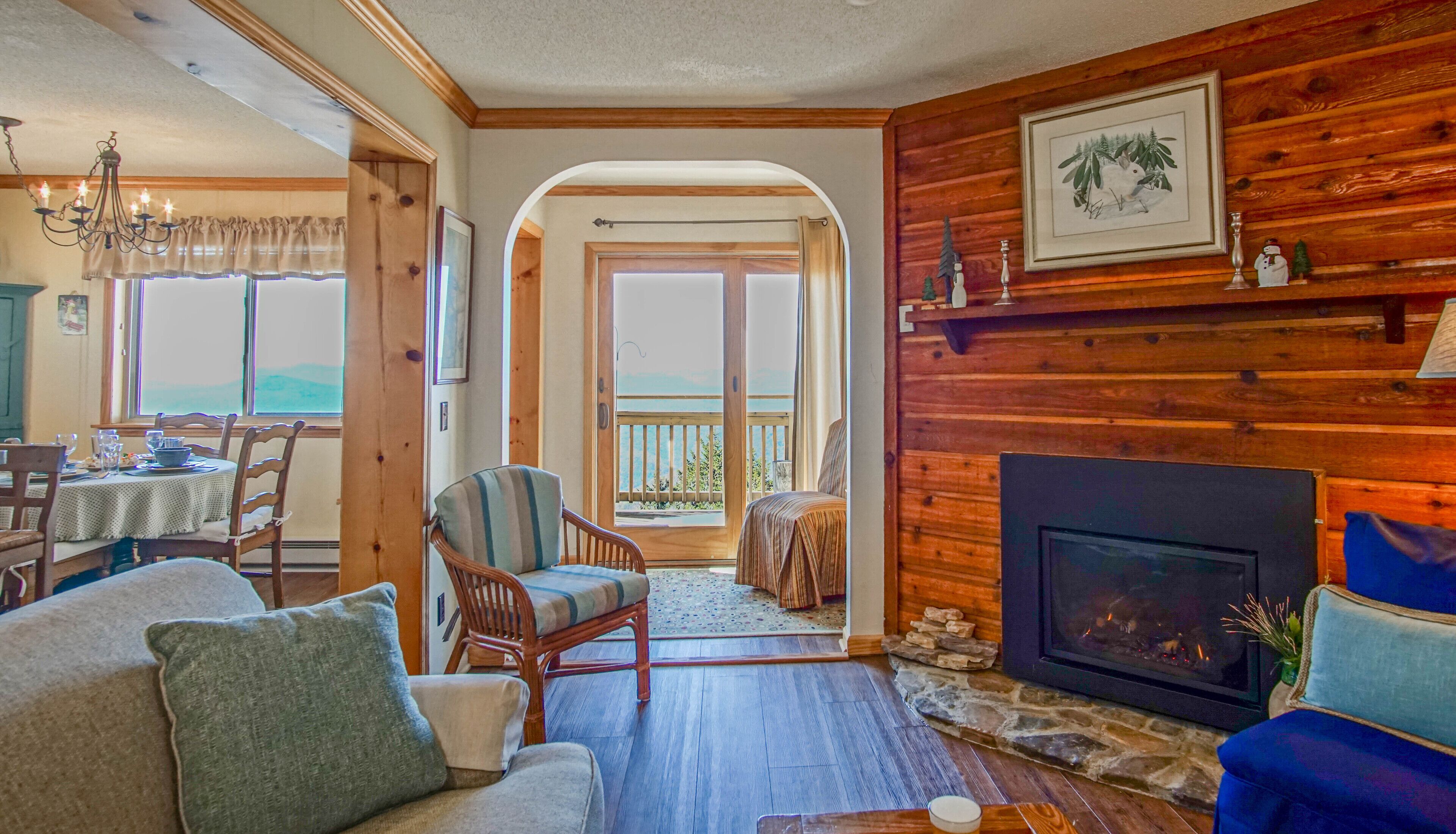 Condo, Multiple Beds, Balcony, Mountain View (3 Br: Summit 301 A) | Living area