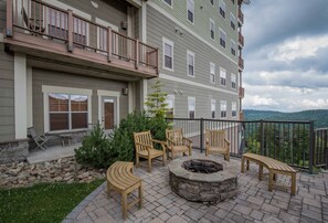 House, Multiple Beds, Hot Tub, Mountain View (2 Br: Soaring Eagle 317) | Terrace/patio - 2 Br: Soaring Eagle Lodge 317: Luxury Bell Tower Condo - Great Amenities -slope Side (Snowshoe)