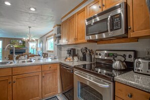 Condo, várias camas, sacada, vista para a montanha (2 Br: Powderidge 40) | Cozinha privada