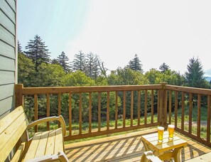公寓式客房, 多张床, 阳台, 山景 (2 Br: Powderidge 04) | 客房景观