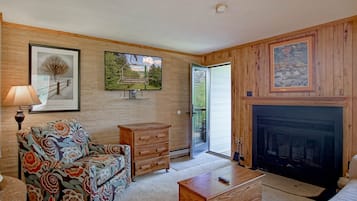 Condo, 1 Queen Bed with Sofa bed, Balcony, Mountain View (1 Br: Powderidge 01) | Living area