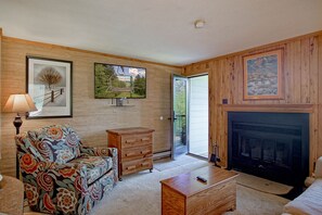 Condo, 1 Queen Bed with Sofa bed, Balcony, Mountain View (1 Br: Powderidge 01) | Living area - Powderidge 1 Hideaway Slope Side (Snowshoe)