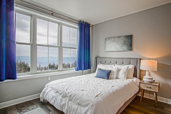 Condo, Multiple Beds, Pool Access, Mountain View (2 Br: Expedition Station 201) | 2 bedrooms, individually decorated, individually furnished, bed sheets - Slope Side! 2 Bed 2 Bath Expedition Station 201 (Snowshoe)