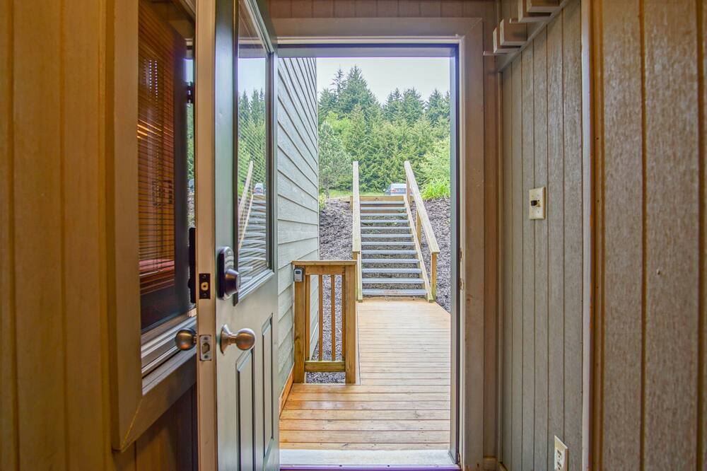 Powderidge 60: Slope Side, Fireplace, Spacious Deck - Monongahela National Forest, WV