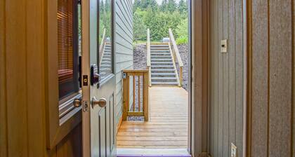 Powderidge 60: Slope Side, Fireplace, Spacious Deck