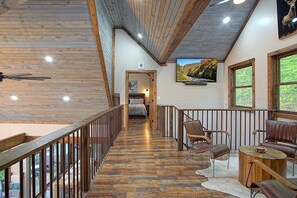 Rumah, Beberapa Tempat Tidur, akses ke kolam renang, pemandangan gunung (5 Br: Cupp Runneth Over) | Interior