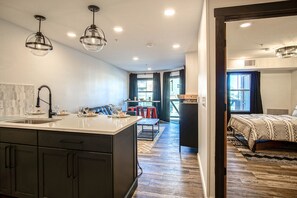 Condo, 1 cama Queen e sofá-cama, acesso à piscina, vista para a montanha (1 Br: Rimfire 223) | 1 quarto, individualmente decorados, individualmente mobiliados