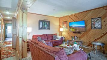 Condo, Multiple Beds, Balcony, Mountain View (3 Br: Summit 106 C) | Living area