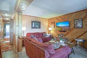 Condo, Multiple Beds, Balcony, Mountain View (3 Br: Summit 106 C) | Living area