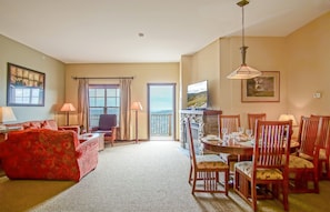 Apartamento, varias camas, bañera de hidromasaje, vistas a la montaña (2 Br: Soaring Eagle 411) | Zona de estar
