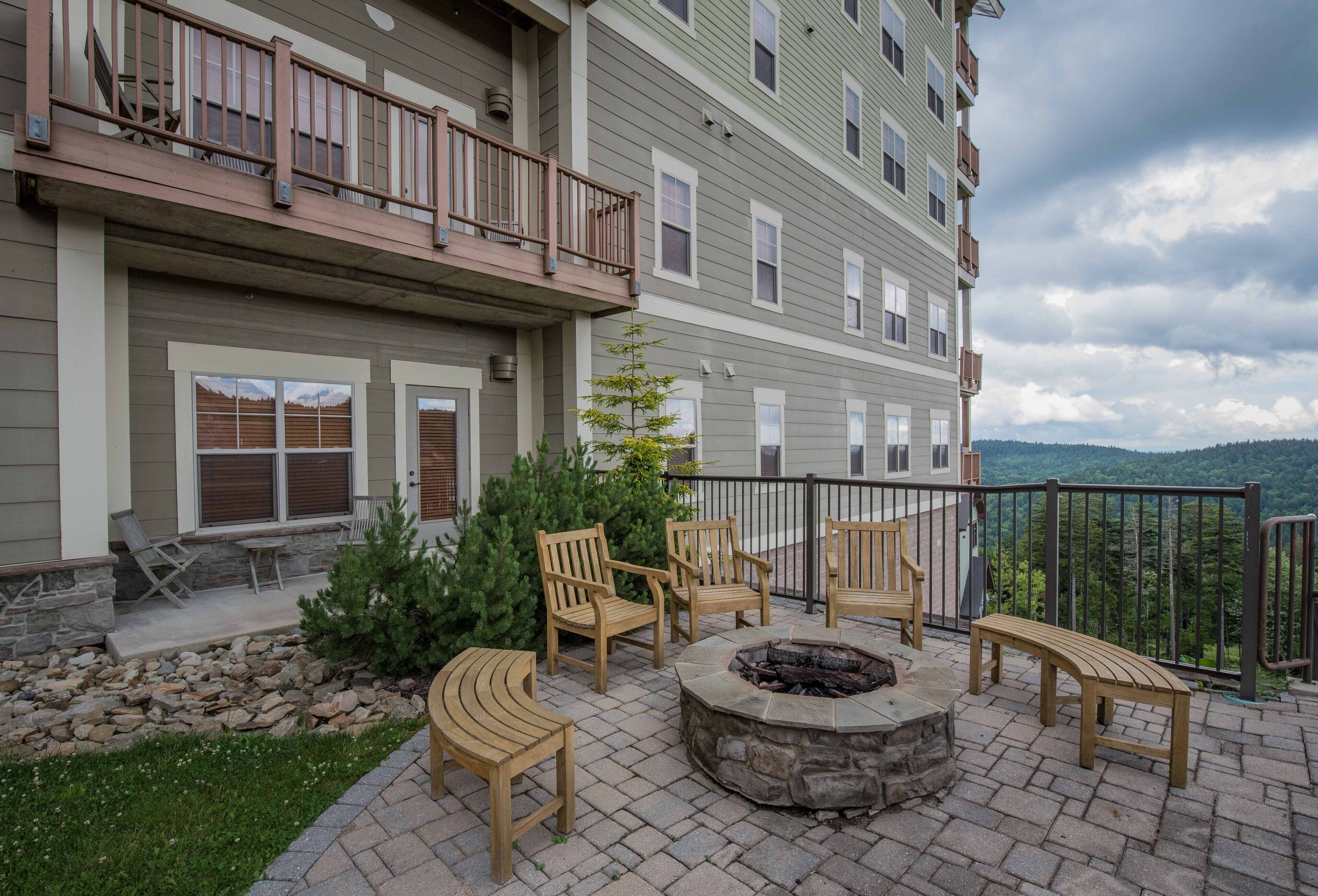 Appart'hôtel, plusieurs lits, bain à remous, vue montagne (2 Br: Soaring Eagle 411) | Terrasse/Patio