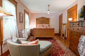 House, Multiple Beds, Patio, Mountain View (5 Br: Glaab House) | 5 bedrooms, individually decorated, individually furnished, bed sheets - 5 Br: Historic Glaab House in Cass, With AC, Amazing Kitchen, Covered Porches, Historical Landmark (Cass)