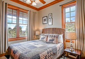 House, Multiple Beds, Pool Access, Mountain View (4 Br: Shays Landing 6) - Shays Landing #6: 4 Bedrooms, 4.5 Bath: Pvt Hot Tub, Slope Side (Snowshoe)