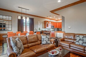 Living area - Shays Landing #6: 4 Bedrooms, 4.5 Bath: Pvt Hot Tub, Slope Side (Snowshoe)