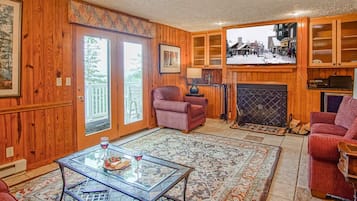 Huoneisto, useita sänkyjä, parveke, vuoristonäköala (3 Br+: Stemwinder 6A) | Oleskelualue