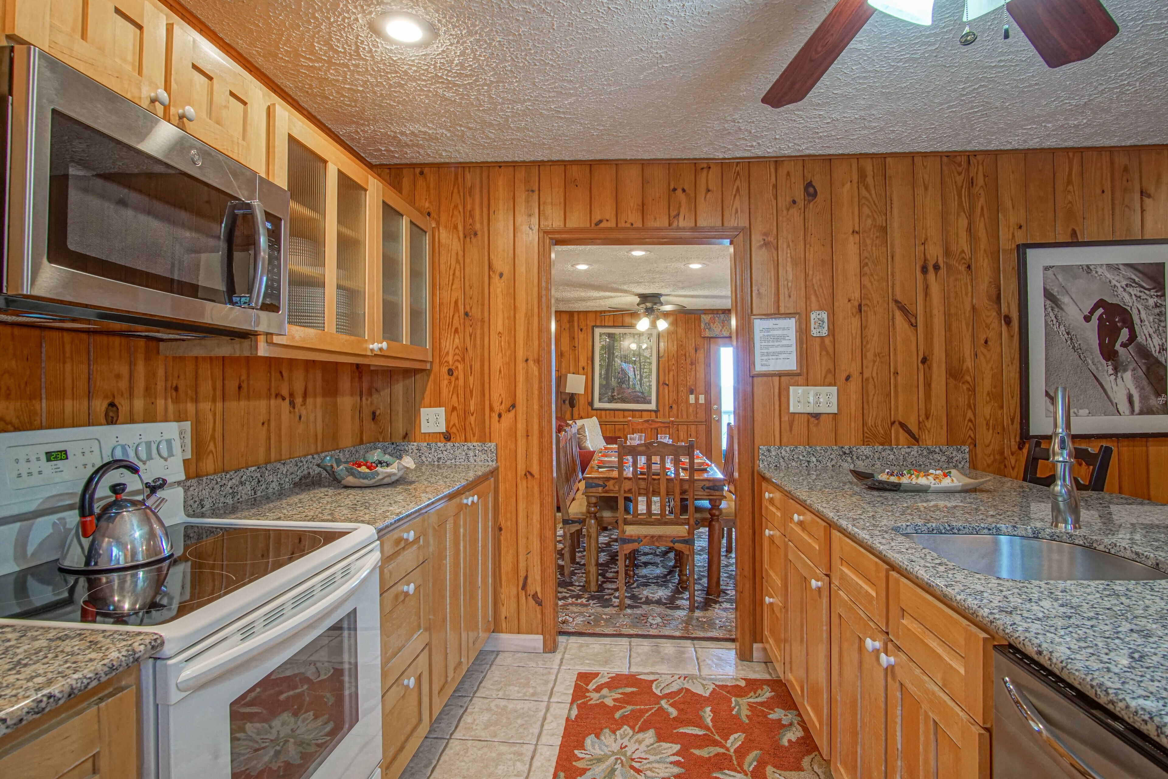Condo, Multiple Beds, Balcony, Mountain View (3 Br+: Stemwinder 6A) | Private kitchen