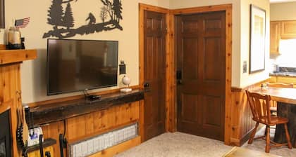 Whistlepunk 45- Modern Comfort With Mountain Charm-1 Bedroom