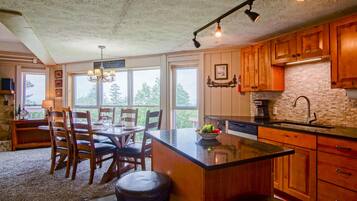 House, Berbilang Katil, Patio, Mountain View (5 Br: Hutch 6) | Dapur peribadi