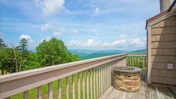 Rumah, Beberapa Tempat Tidur, patio, pemandangan gunung (5 Br: Hutch 6) | Teras/patio